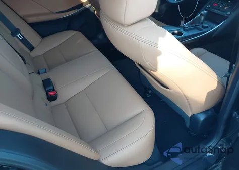 2020 Lexus Is 300 z USA, uszkodzony, nr VIN JTHD81F23L5040359